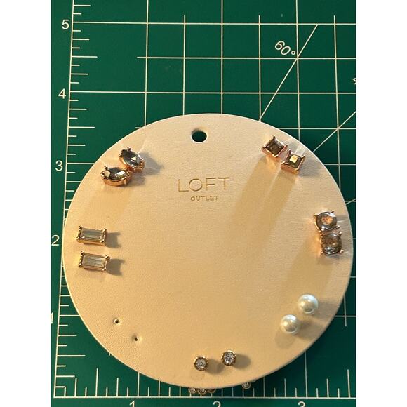 New but one pair missing 6 pairs Loft Earrings on original Card - Picture 1 of 6